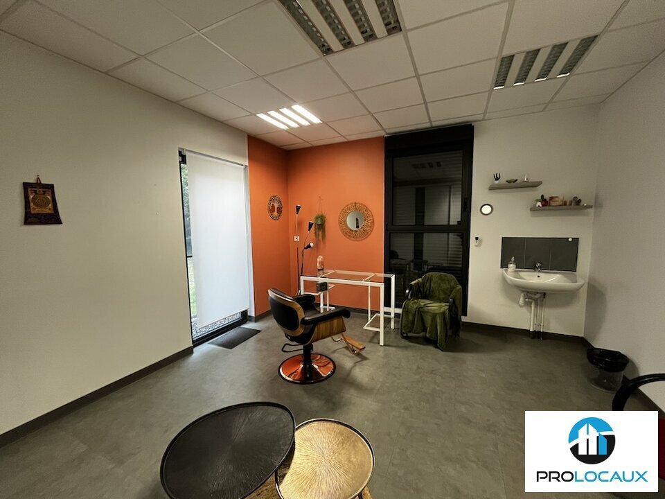 Office in Chantilly for lease Interior Photo- Image 1 of 8