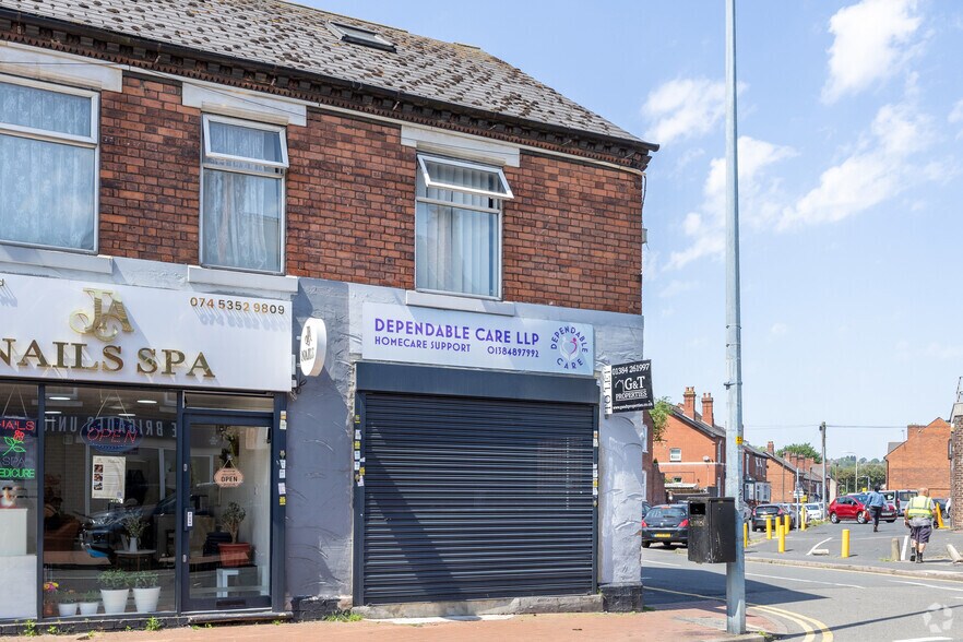 204 Halesowen Rd, Cradley Heath à louer - Photo du bâtiment - Image 2 de 6