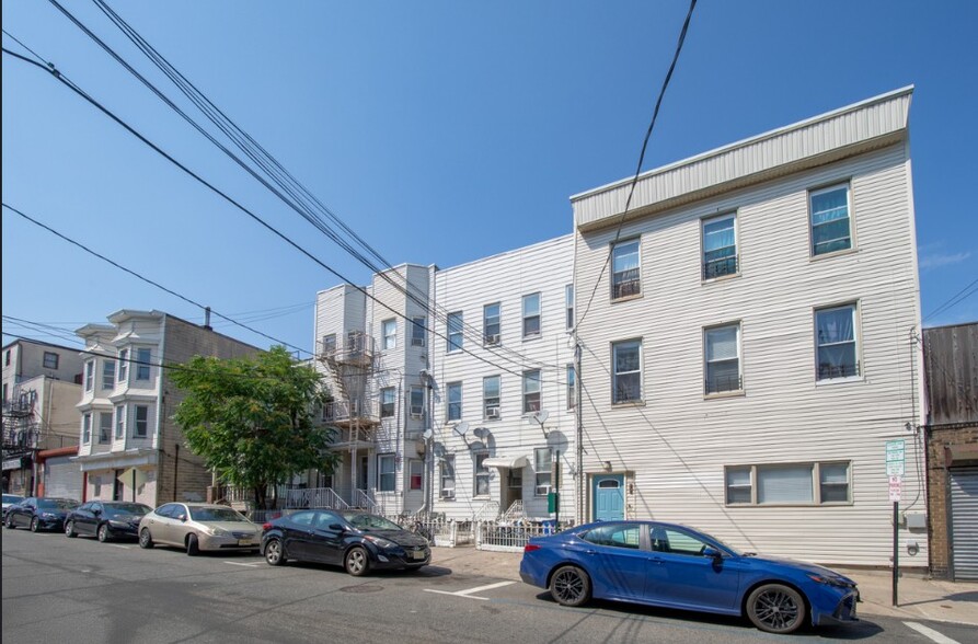 Union City Portfolio portfolio of 3 properties for sale on LoopNet.ca - Building Photo - Image 2 of 8