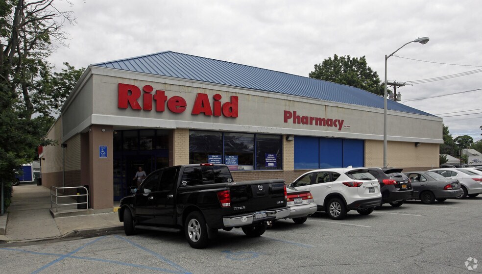 2 Whitney Ave, Floral Park, NY for lease - Building Photo - Image 2 of 3