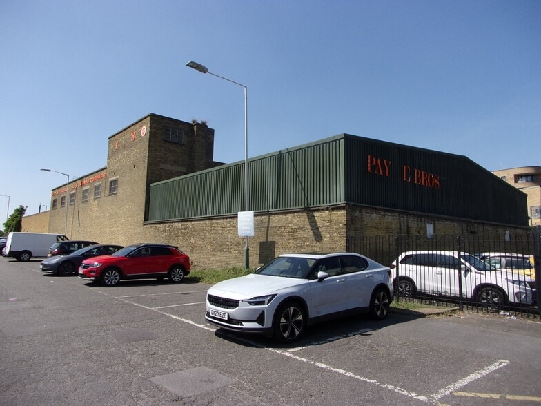 69-71 Oldchurch Rd, Romford for lease - Building Photo - Image 3 of 3