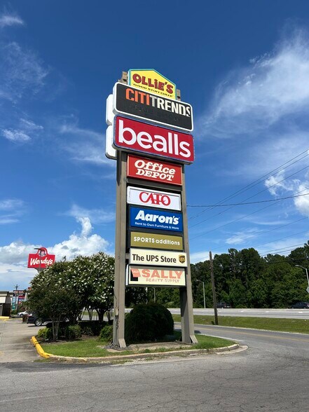 3437 Denny Ave, Pascagoula, MS à louer - Photo du bâtiment - Image 3 de 3