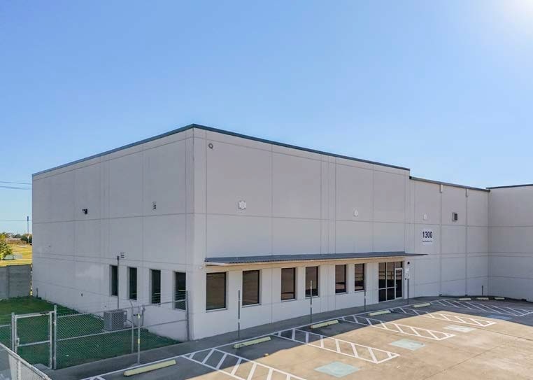 1300 E Barbours Cut Blvd, La Porte, TX à louer - Photo du bâtiment - Image 2 de 7