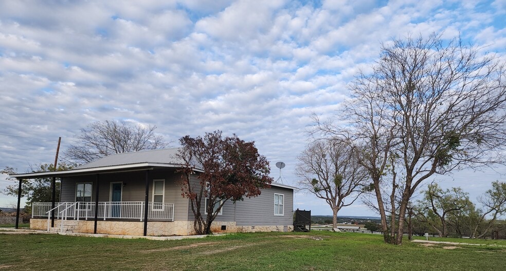 25300 Haynie Flat Rd, Spicewood, TX for sale - Building Photo - Image 3 of 10