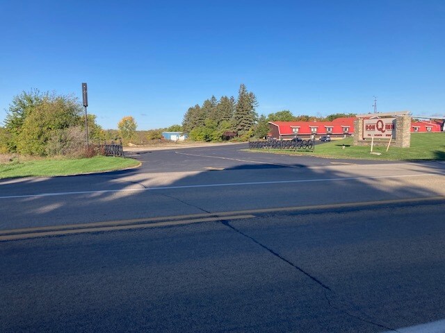 3656 WI-23 Trunk, Dodgeville, WI à vendre - Photo du bâtiment - Image 2 de 10