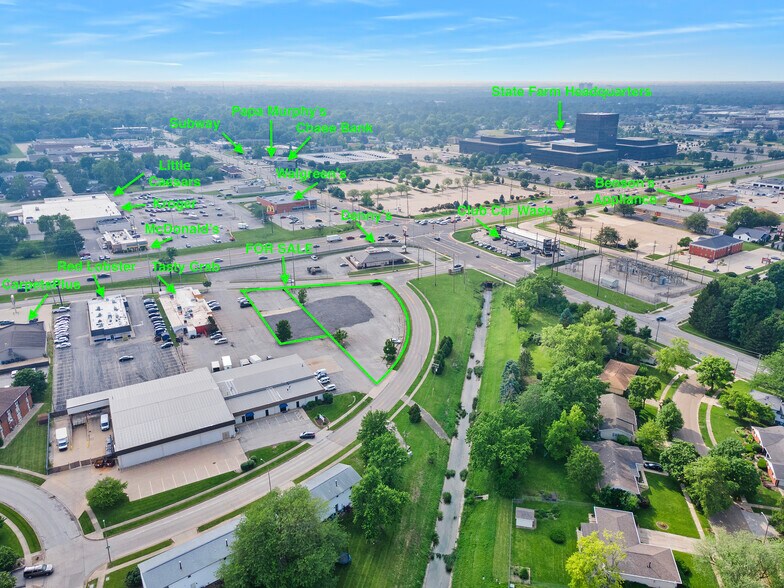 704 S Eldorado Rd, Bloomington, IL à vendre - Photo du bâtiment - Image 3 de 9