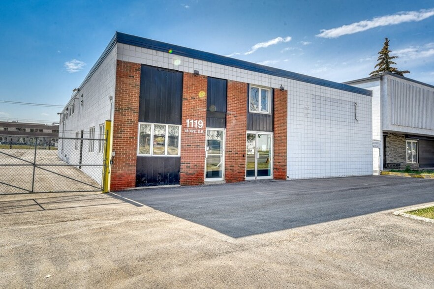 1119 46th Ave SE, Calgary, AB for sale - Building Photo - Image 1 of 1