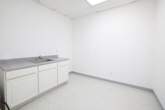 3440 Division St, Metairie, LA à louer Photo intérieure- Image 2 de 5