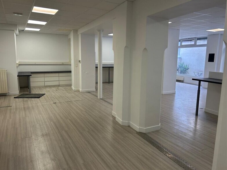 17 Rue Jean Robert, Paris à vendre - Photo intérieure - Image 2 de 5