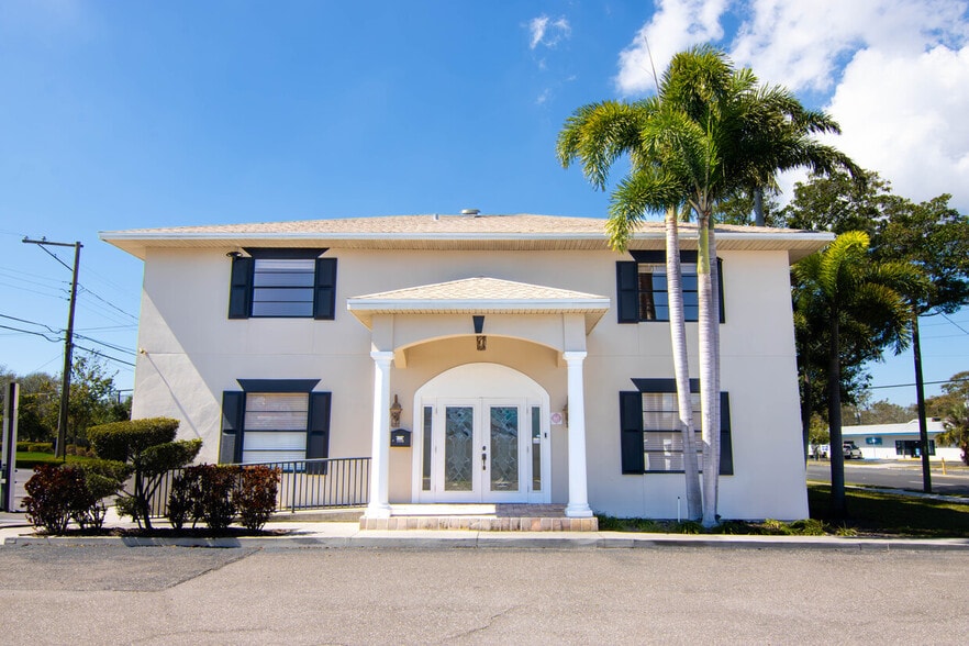 2950 5th Ave N, Saint Petersburg, FL for lease - Building Photo - Image 2 of 8