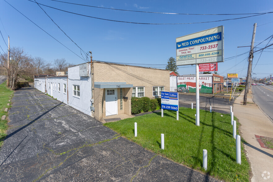 738-746 Canton Rd, Akron, OH à vendre - Photo principale - Image 1 de 1