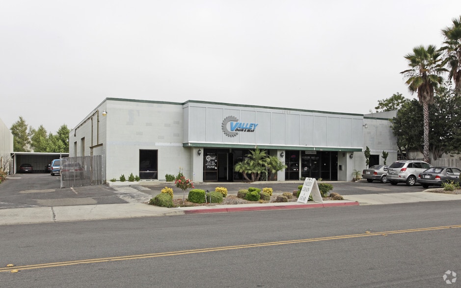 1050 Linda Vista Dr, San Marcos, CA for lease - Primary Photo - Image 3 of 6