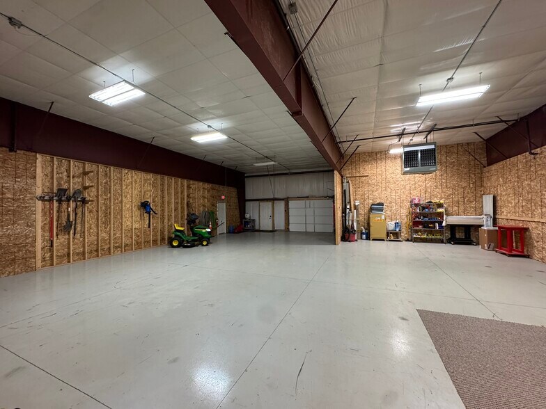 911 E Main St, Winneconne, WI à vendre - Photo intérieure - Image 3 de 14