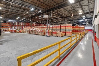 330 Av Avro, Pointe-claire, QC for lease Interior Photo- Image 1 of 9