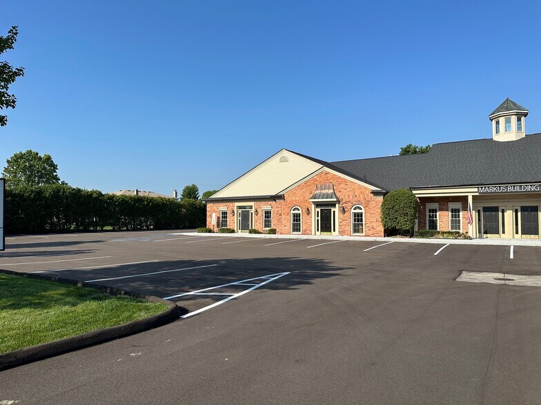 46401 Romeo Plank Rd, Macomb Township, MI à louer - Photo du bâtiment - Image 3 de 21