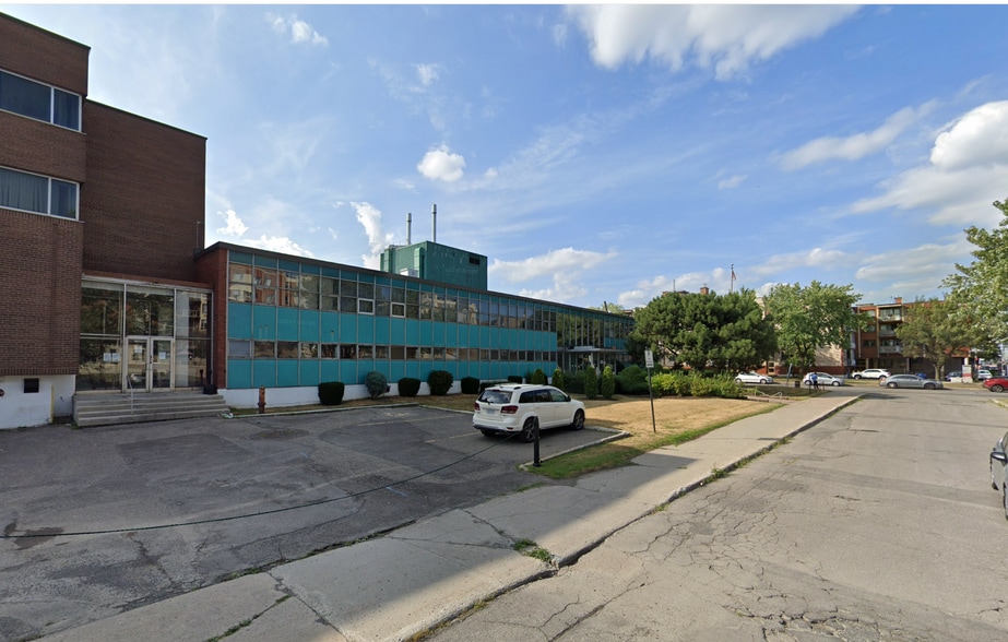 455 Boul de la Côte-Vertu, Montréal, QC for lease - Building Photo - Image 2 of 2