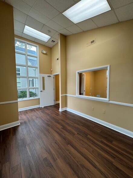 603A Omni Dr, Hillsborough, NJ à vendre - Photo du bâtiment - Image 2 de 11