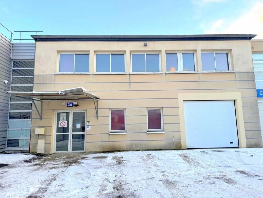 Rue Du Chateau D'Eau, Montesson for lease Building Photo- Image 1 of 7