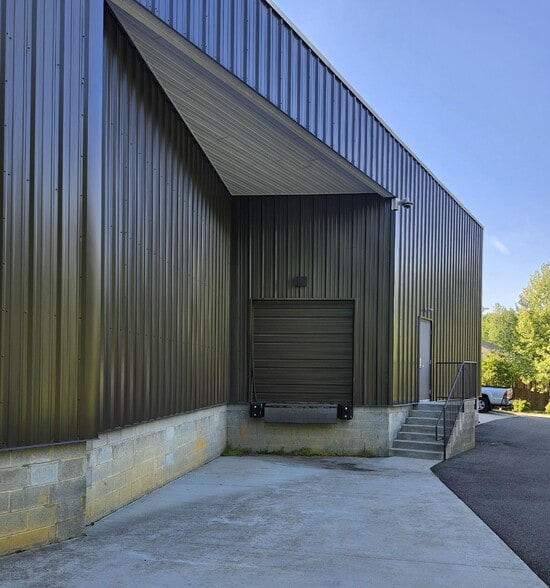 1560-1578 Oakbridge Dr, Midlothian, VA for lease - Building Photo - Image 1 of 3