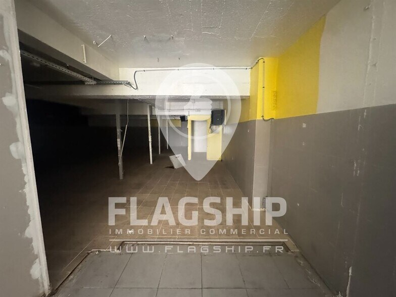 Retail in Paris for lease - Interior Photo - Image 3 of 8