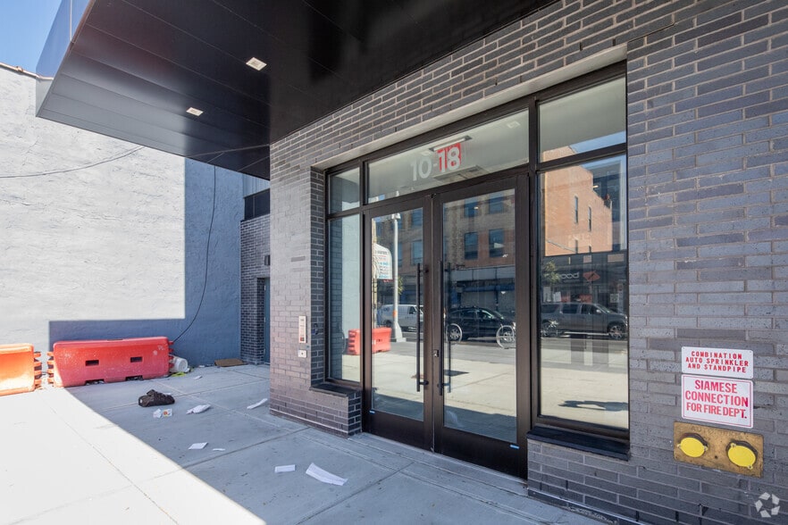 1018 Beach 20th St, Far Rockaway, NY for lease - Building Photo - Image 2 of 7