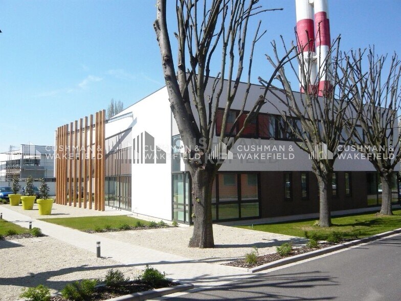 Office in Strasbourg for lease - Building Photo - Image 1 of 10