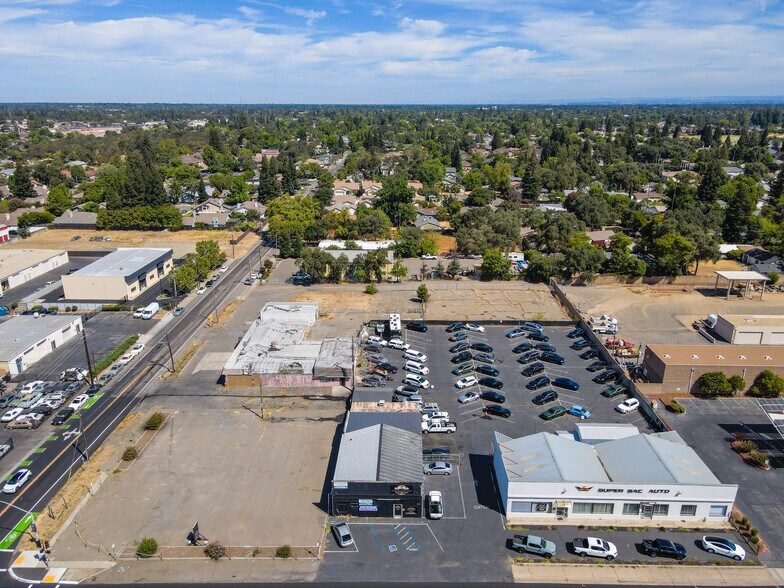 7817-7829 Fair Oaks Blvd, Carmichael, CA à vendre - Photo du bâtiment - Image 3 de 13