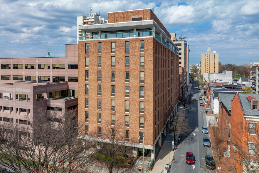 100 Pine St, Harrisburg, PA à vendre - Photo du bâtiment - Image 1 de 8