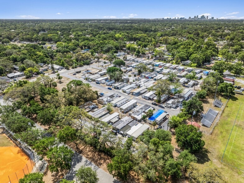 2 Park Portfolio - Tampa, FL portfolio of 2 properties for sale on LoopNet.ca - Building Photo - Image 2 of 6