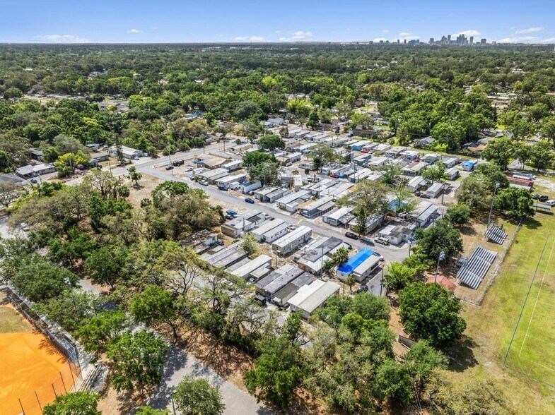 2 Park Portfolio - Tampa, FL portefeuille de 2 propriétés à vendre sur LoopNet.ca - Photo du bâtiment - Image 2 de 6