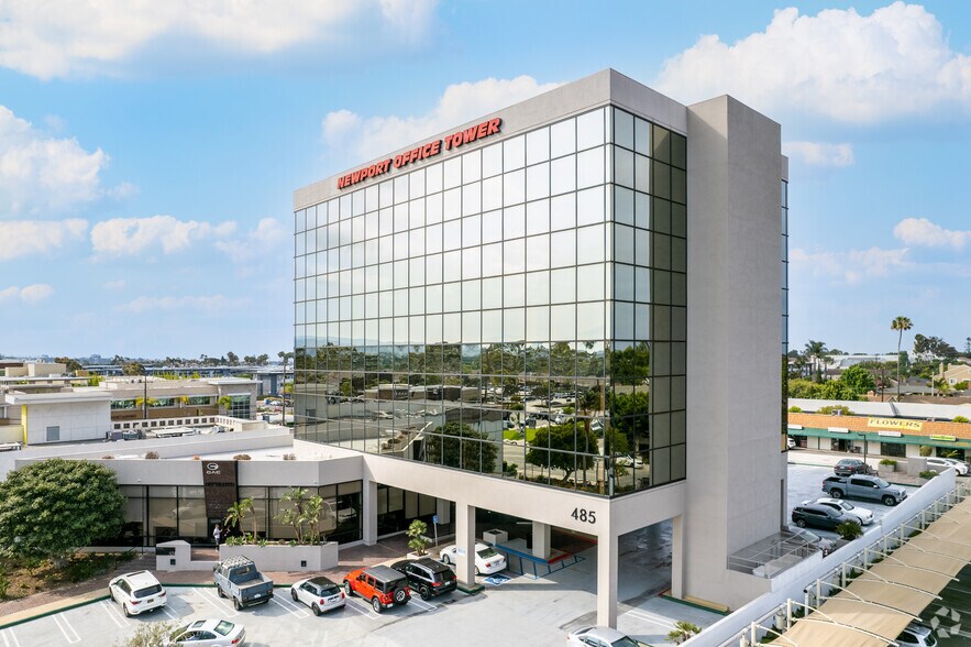 485 E 17th St, Costa Mesa, CA à louer - Photo du bâtiment - Image 3 de 7