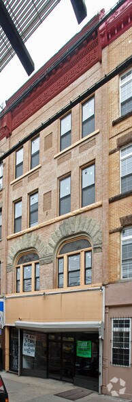 1641 Broadway, Brooklyn, NY à vendre - Photo du bâtiment - Image 3 de 23