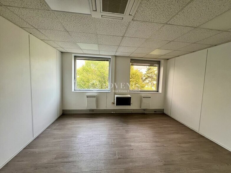 15 Avenue Fernand Chatelain, Éragny for lease - Interior Photo - Image 3 of 4