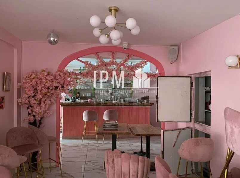 Retail in Toulon for lease Building Photo- Image 1 of 8