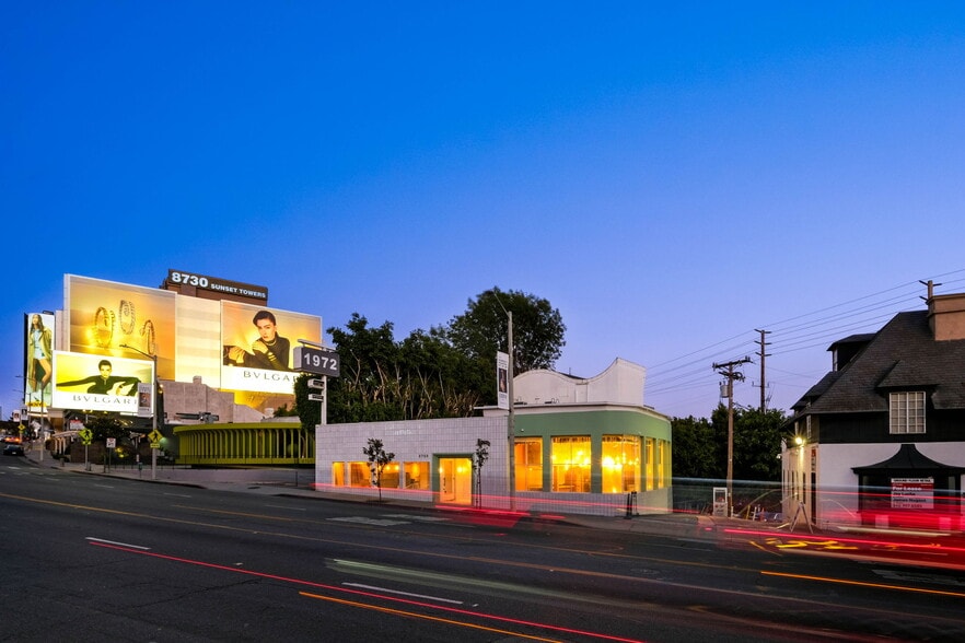 8768 W Sunset Blvd, West Hollywood, CA à vendre - Photo du bâtiment - Image 3 de 26
