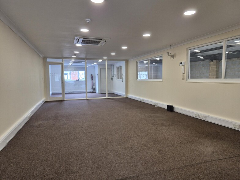 Old Forge Rd, Wimborne for lease - Building Photo - Image 3 of 11