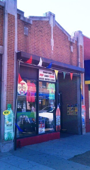 211-213 E 79th St, Chicago, IL à louer - Photo du bâtiment - Image 3 de 13