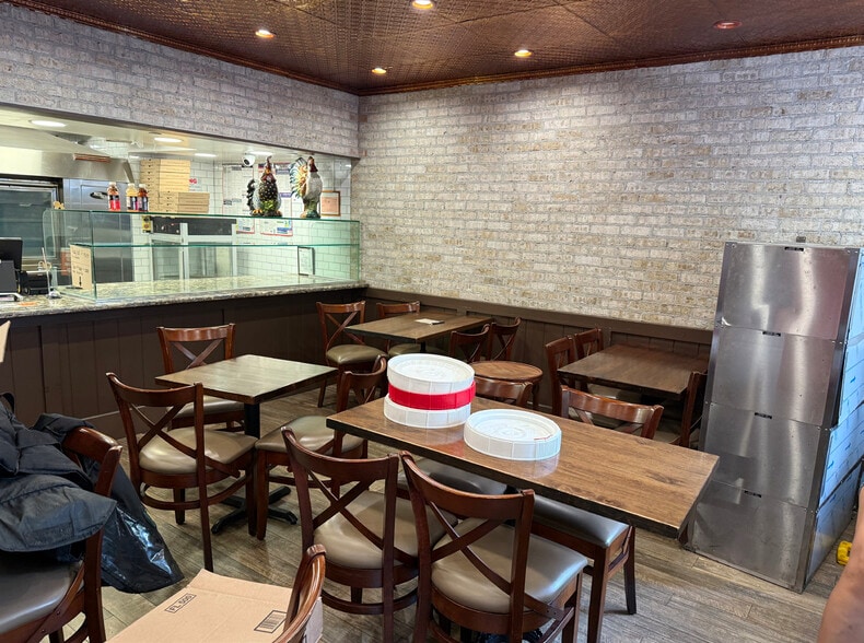 112 Audubon Ave, New York, NY for lease - Building Photo - Image 3 of 7