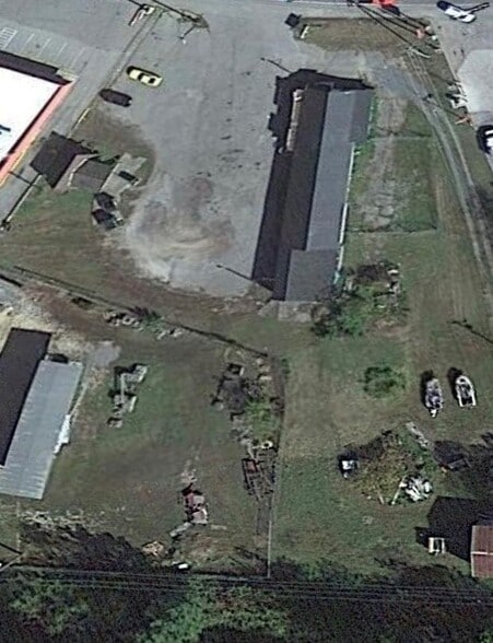 Rtes 10, Man, WV à louer - Photo du bâtiment - Image 3 de 13