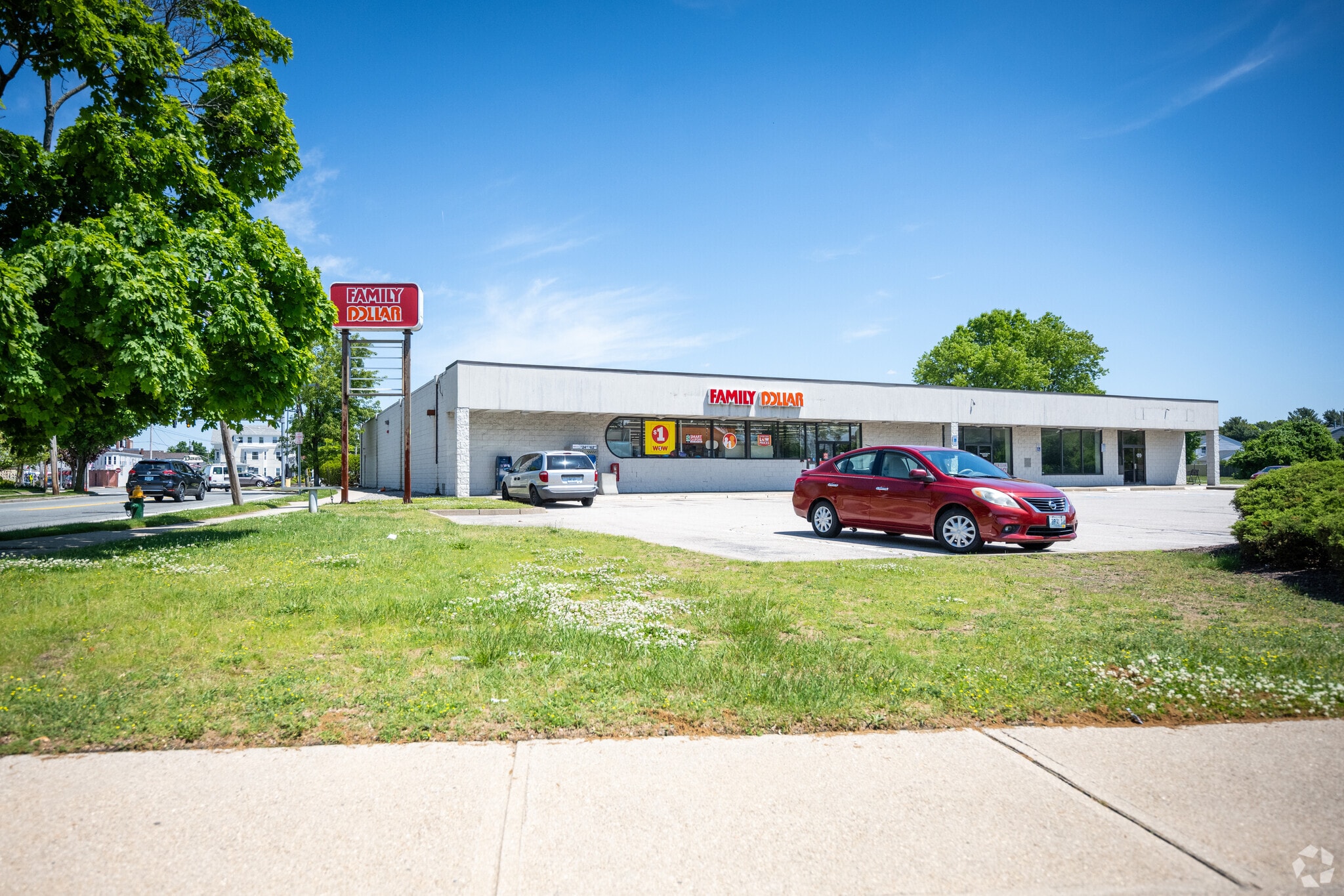 570 Pontiac Ave, Cranston, RI à louer Photo principale- Image 1 de 10