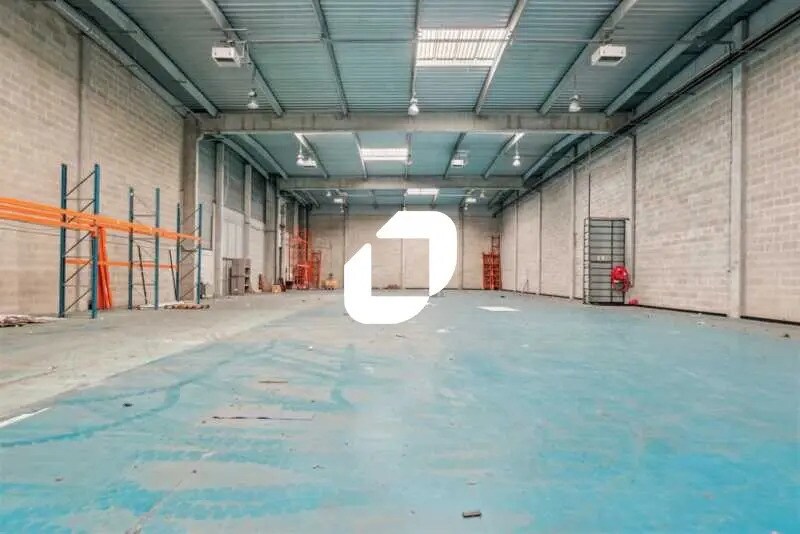 Flex in Le Blanc-Mesnil for lease Building Photo- Image 1 of 8