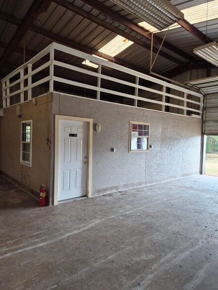 701 E Pine St, Edgewood, TX for lease - Building Photo - Image 3 of 20