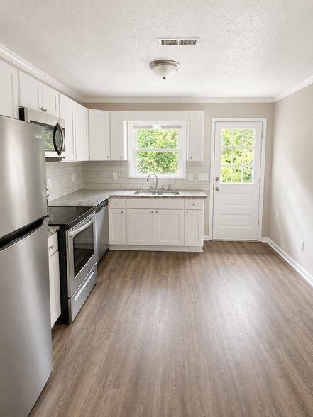 331 Temple St, Lexington, NC for sale - Interior Photo - Image 3 of 8
