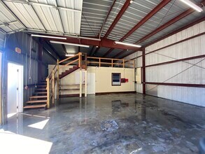 1930 W Cardinal Dr, Beaumont, TX for lease Interior Photo- Image 2 of 5