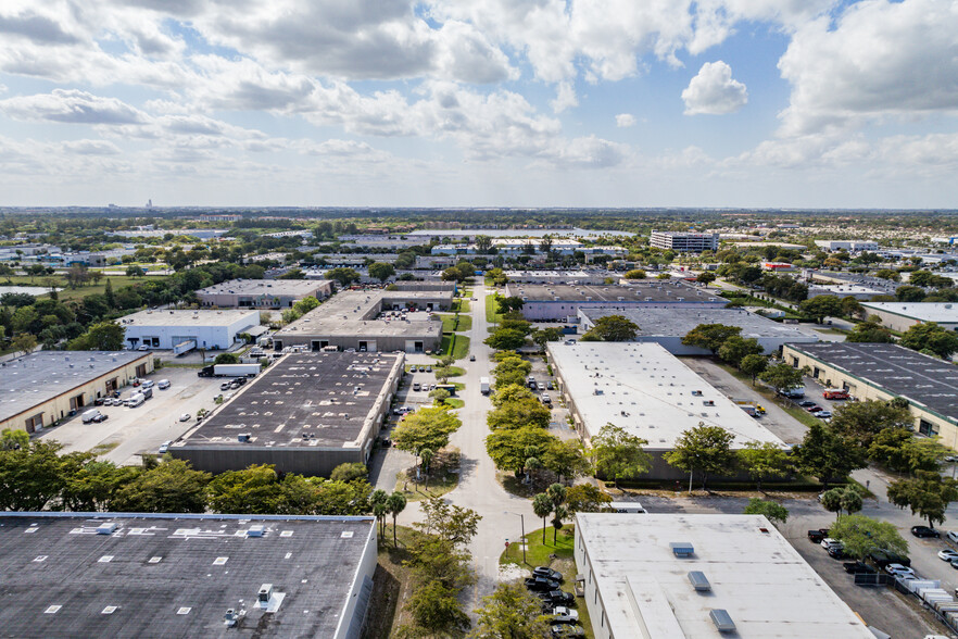 Palmetto Lakes Industrial Park - Entrepôt