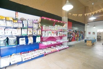 Retail in Tarragona, Tarragona for lease Interior Photo- Image 2 of 12