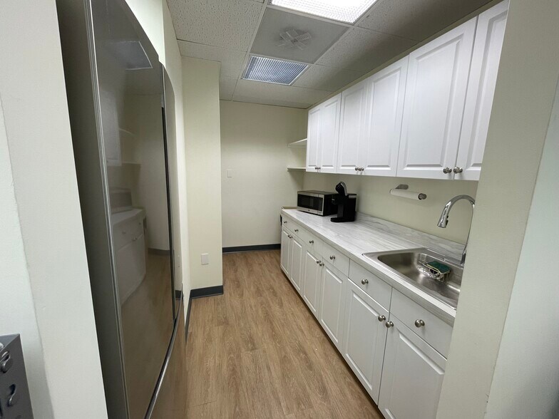 400 N Washington St, Falls Church, VA à louer - Photo du bâtiment - Image 3 de 13