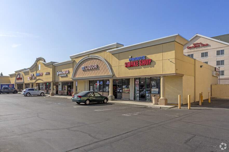 470-490 W Shaw Ave, Clovis, CA for sale - Primary Photo - Image 1 of 1