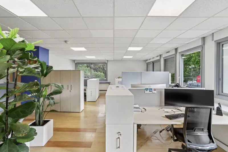 Office in Tassin-la-Demi-Lune for sale Interior Photo- Image 1 of 15