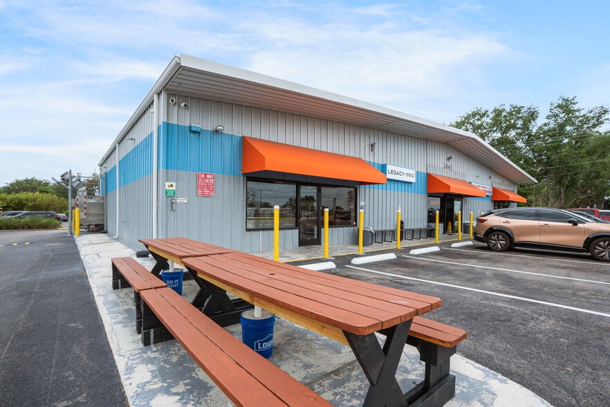 2443 US Highway 301 N, Ellenton, FL à louer - Photo du bâtiment - Image 3 de 18